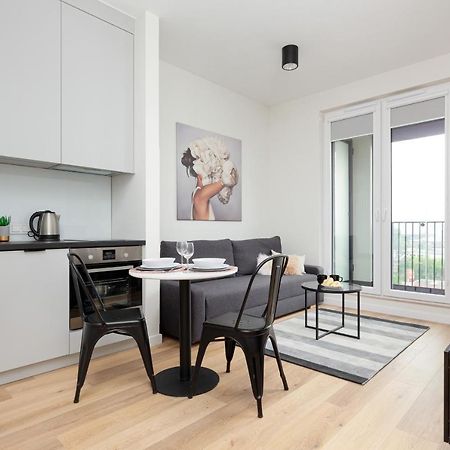 Apartments Business Center Wola Ordona By Renters 바르샤바 외부 사진