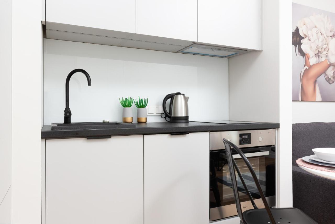 Apartments Business Center Wola Ordona By Renters 바르샤바 외부 사진